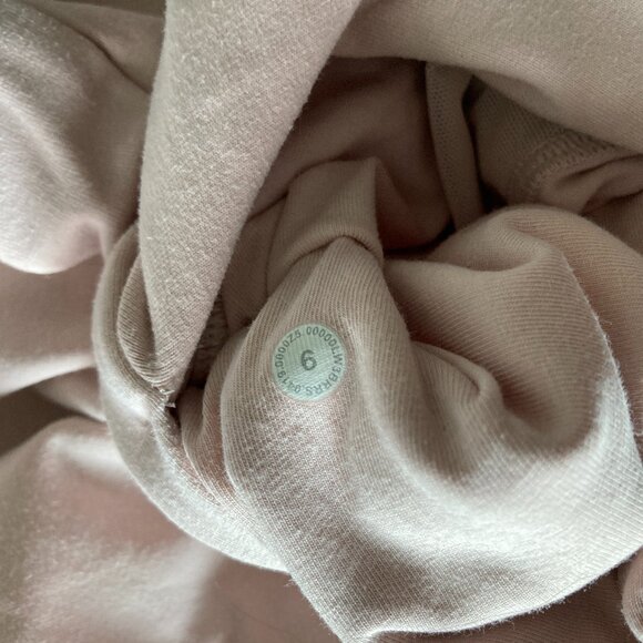 Lululemon Scuba Pullover hoodie, blush pink / Pink Bliss, thumb holes sweatshirt - Picture 9 of 10